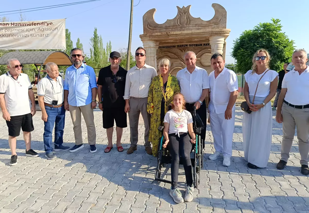 Safiye Soyman'dan Oğluna Anlamlı Vefa
