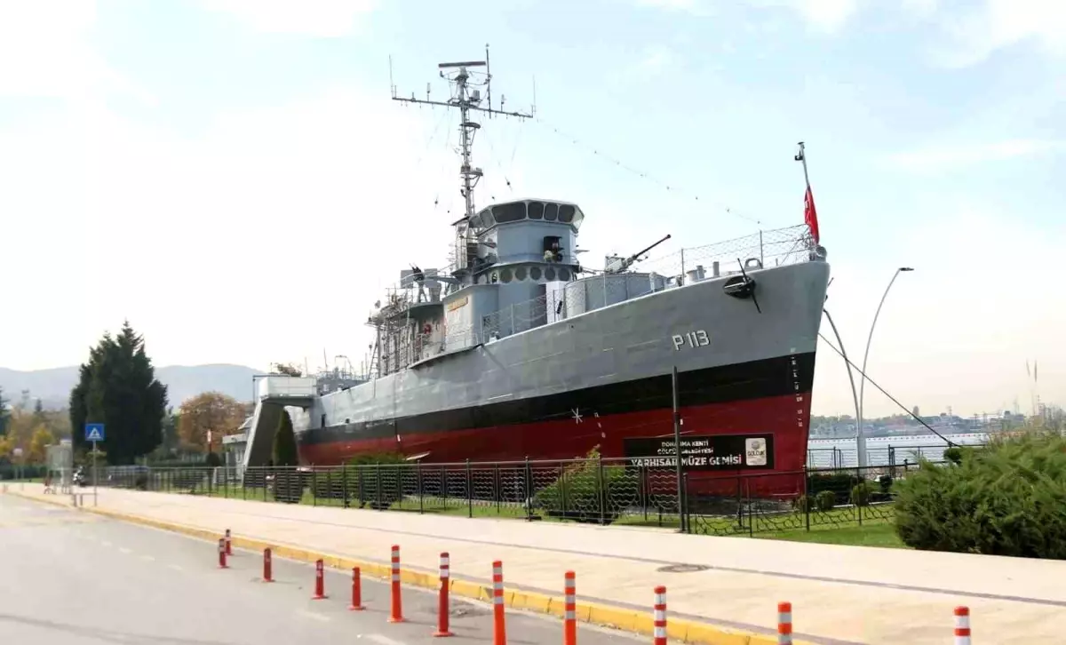 Yarhisar Müze Gemisi Haftanın 6 Günü Ziyarete Açık
