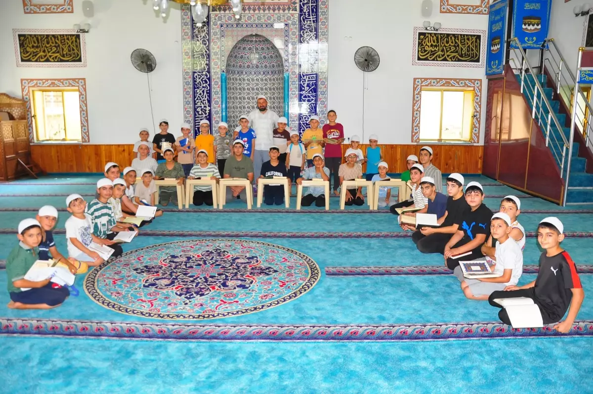 Cami İmamı Çocuklar İçin Havuz Kurdu