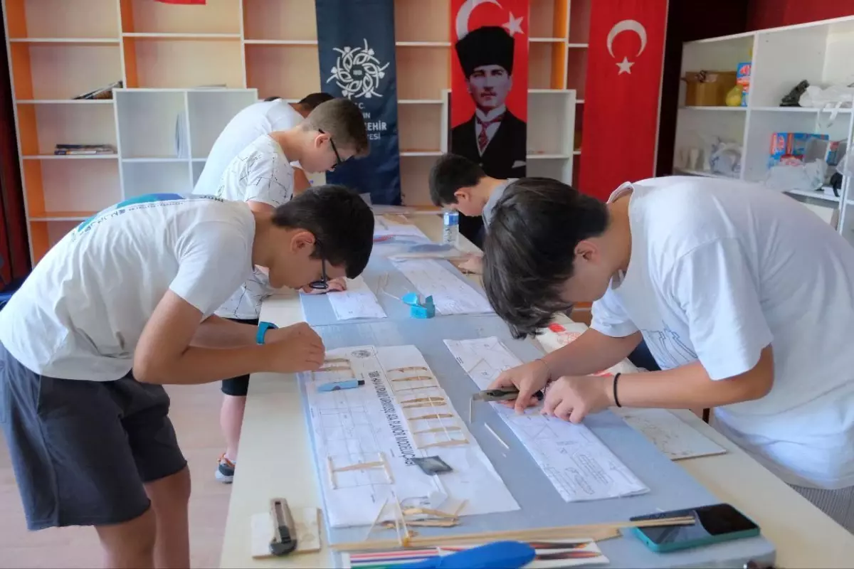 Aydın'da Yaz Kursları ile Model Uçak Eğitimi