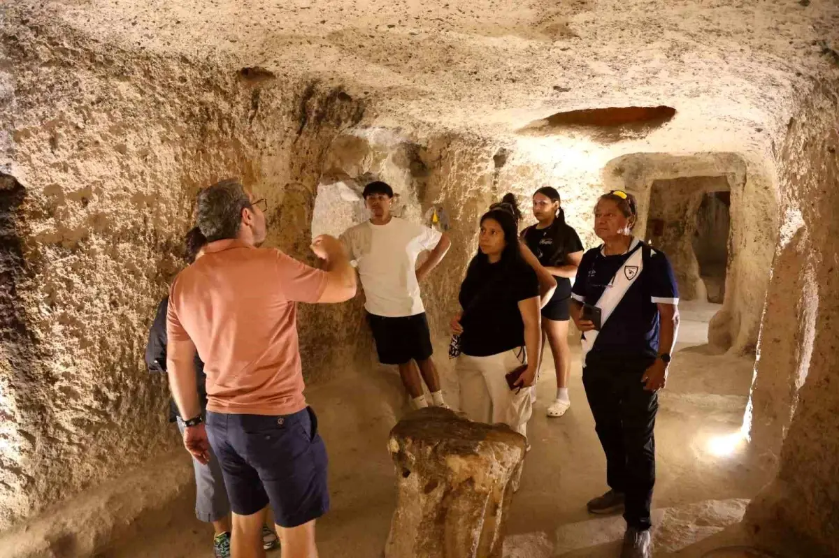 Kapadokya'nın Serin Yer Altı Şehirleri İlgi Çekiyor