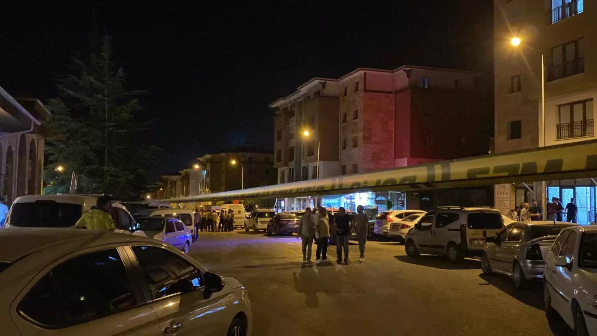 Elazığ'da Bıçaklı Kavga: 3 Yaralı