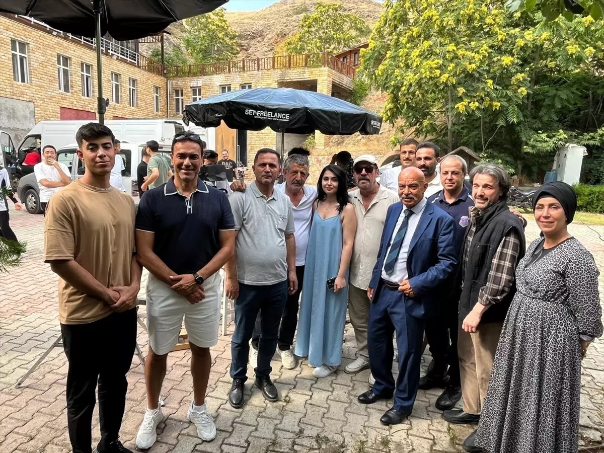 Keban Başkanı Film Setinde