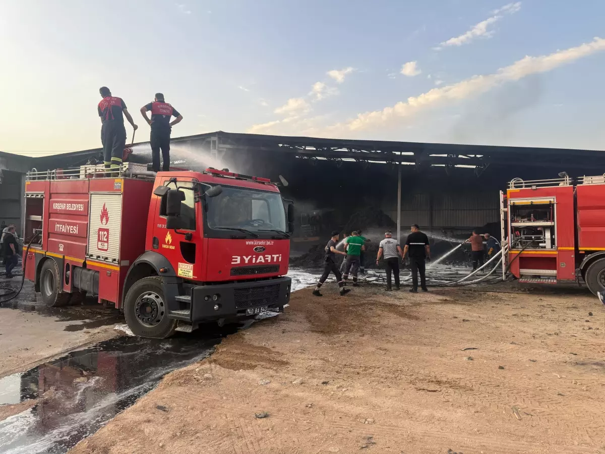 Kırşehir'de Lastik Fabrikasında Yangın