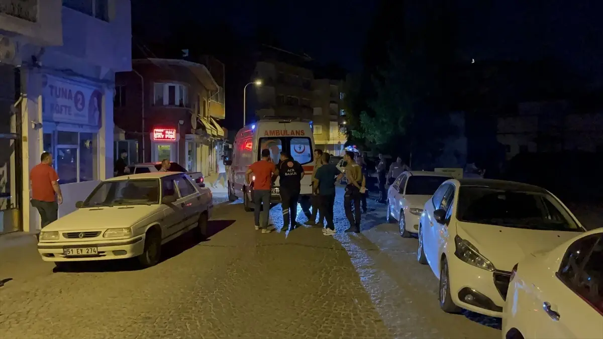 Eskişehir'de Fenalaşan 2 Kişiden Biri Hayatını Kaybetti