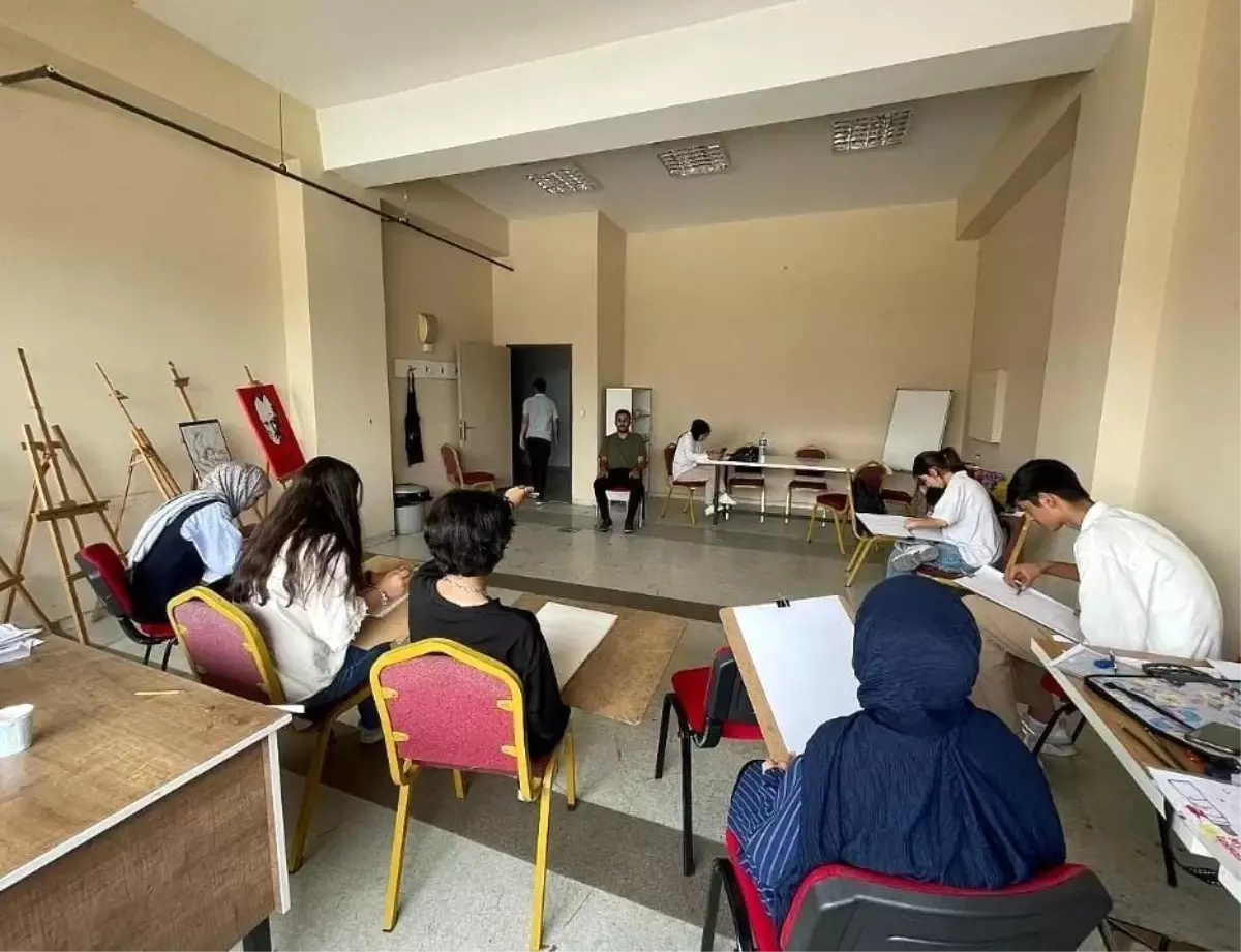 Patnos Gençlik Merkezi'nde Resim Kursu