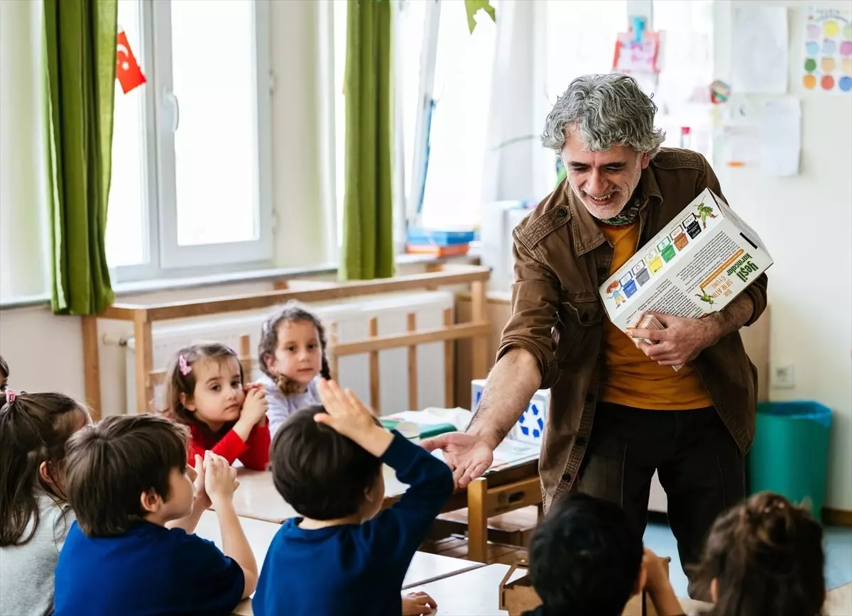 Niyazi Selçuk'un Yeşil Karıncalar Okulu