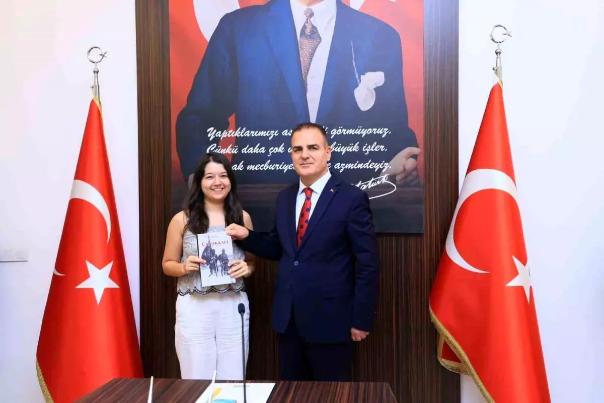 YKS Birincileri Vali Akbıyık'ı Ziyaret Etti