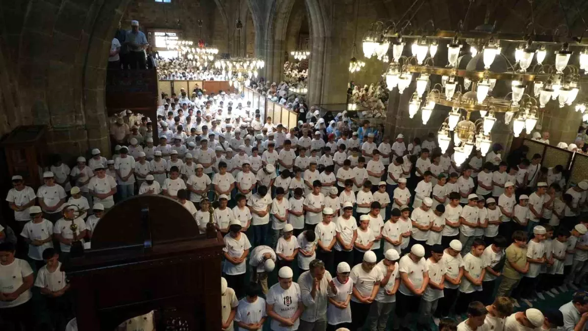6 Bin Öğrenci, Ulu Cami'de Buluştu