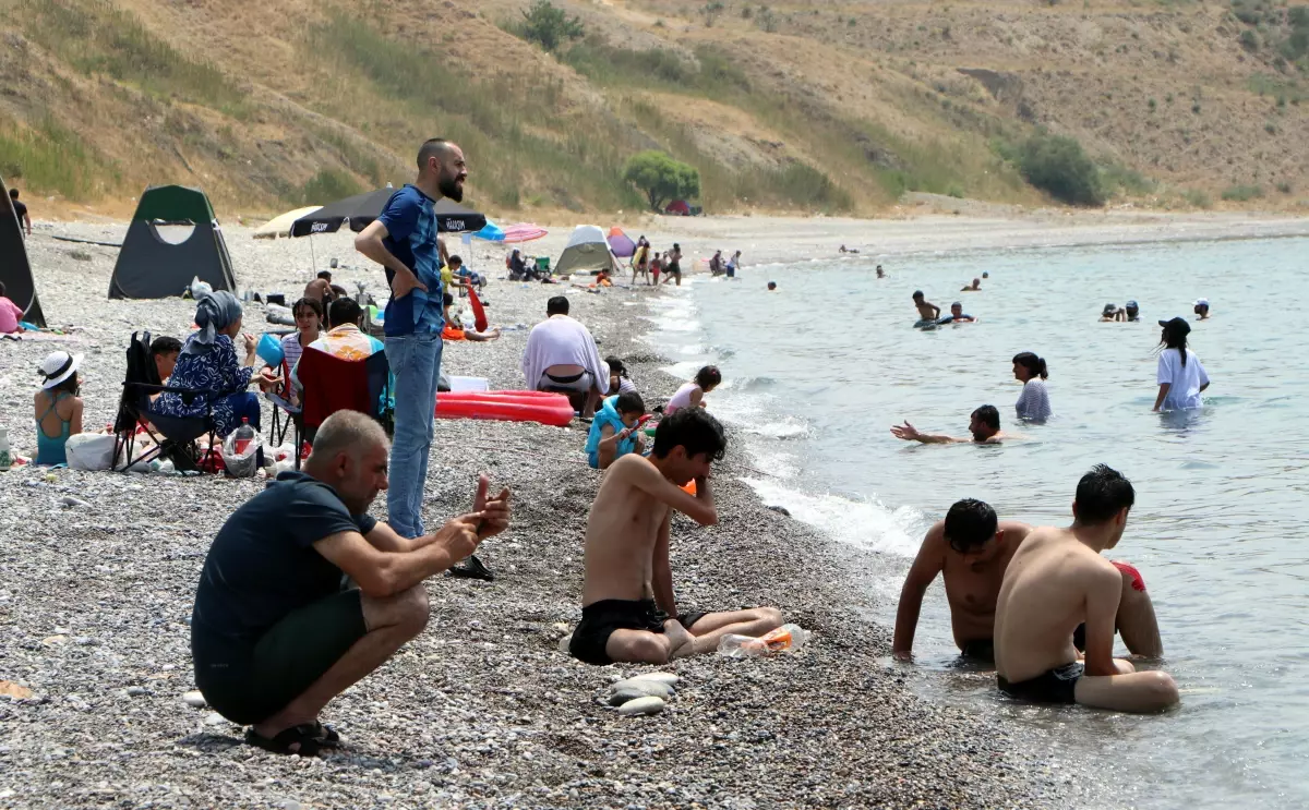 Van Gölü'nde Serinleme Akını