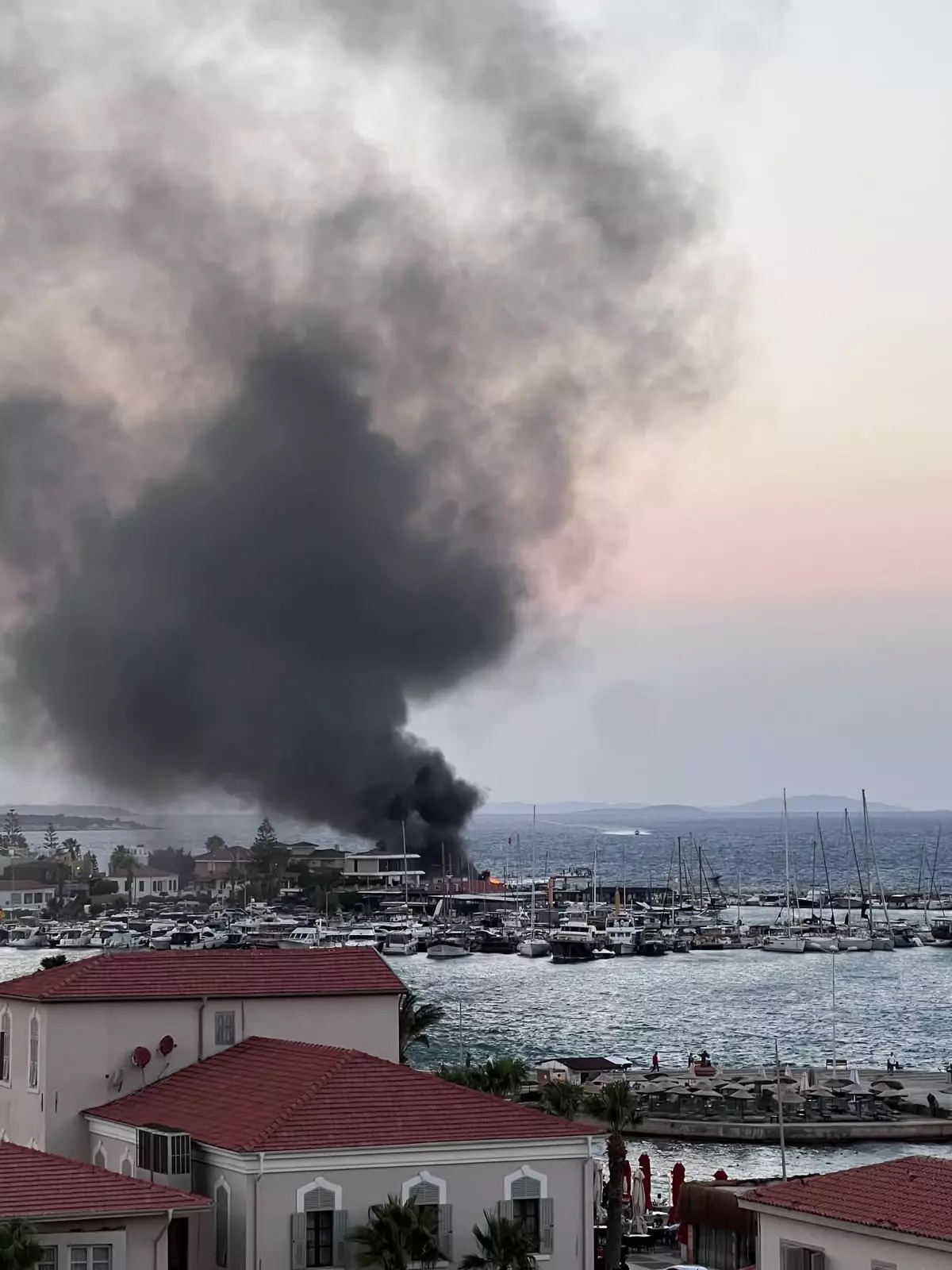 Çeşme'de Tekne Yangını
