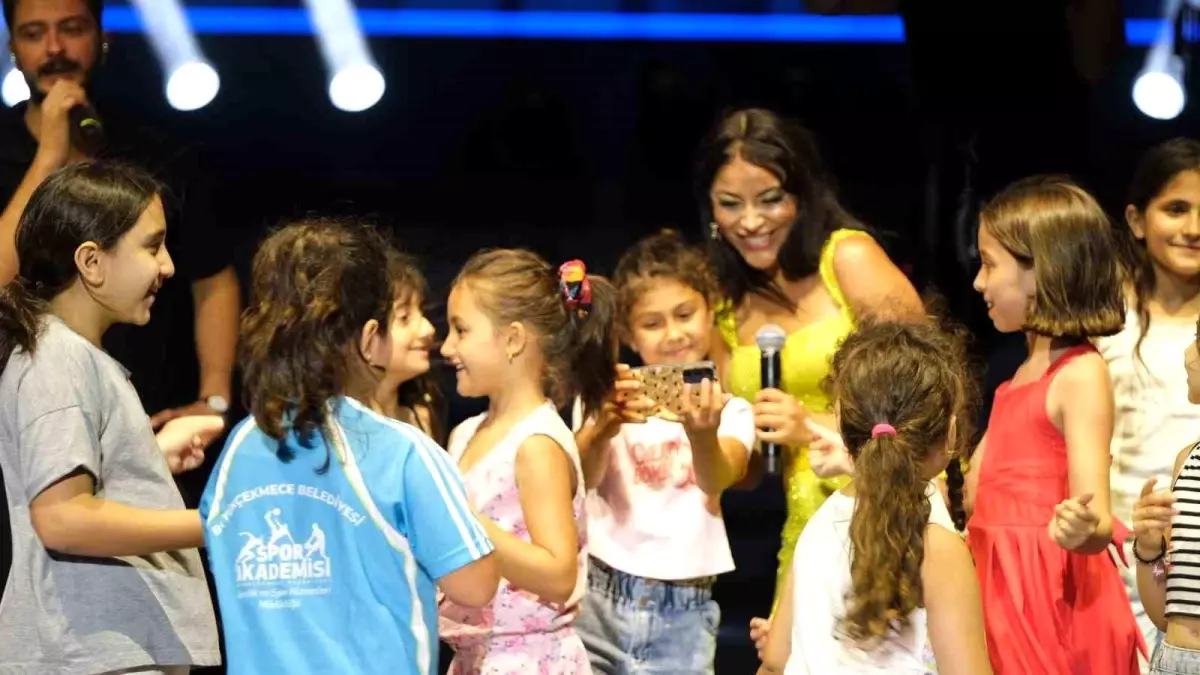 Zara, Büyükçekmece Festivalinde Unutulmaz Bir Gece Yaşattı