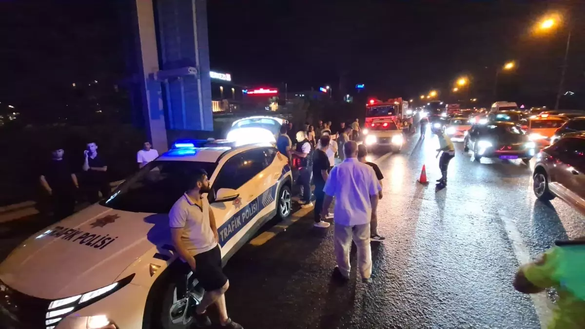 TEM Otoyolu'nda Zincirleme Kaza: 6 Yaralı