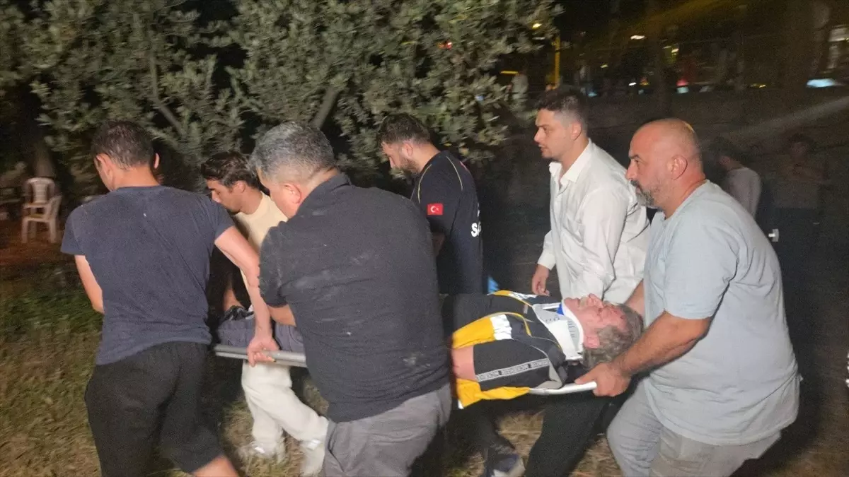 Bursa'da Ambulans ile Kamyonet Çarpıştı: 5 Yaralı