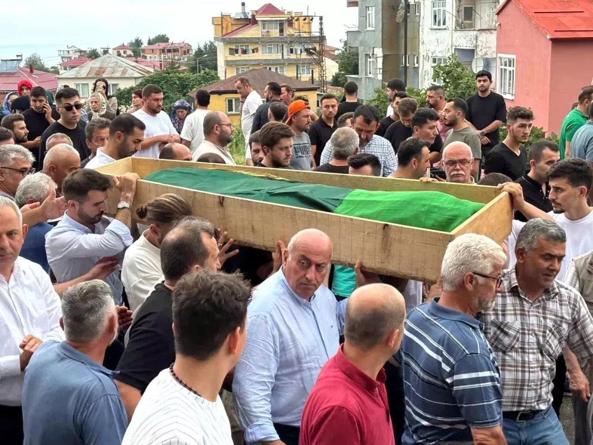 Boşanma Aşamasındaki Kadın Eşi Tarafından Vuruldu, Cenazesi Uğurlandı