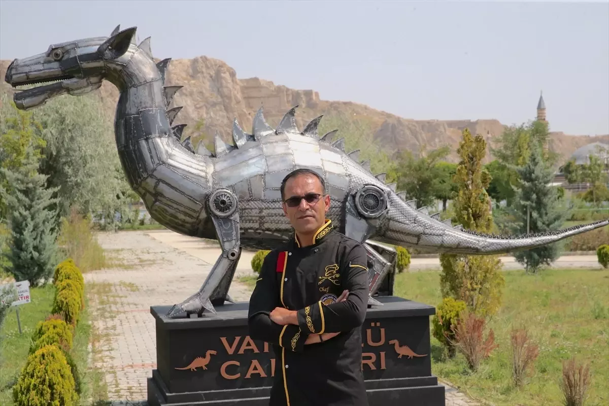 Van Gölü Canavarı Heykeli 350 Bin Liraya Satıldı