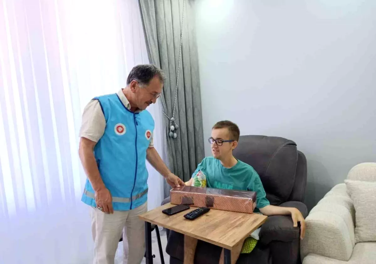 Kas Hastası Gençten Örnek Bağış