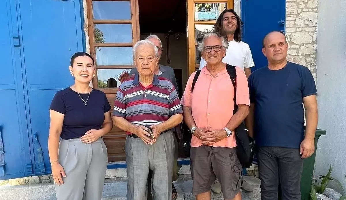 Bedri Baykam, Didim Belediyesi'nin Tarihi Akköy Kütüphanesi'ni Ziyaret Etti