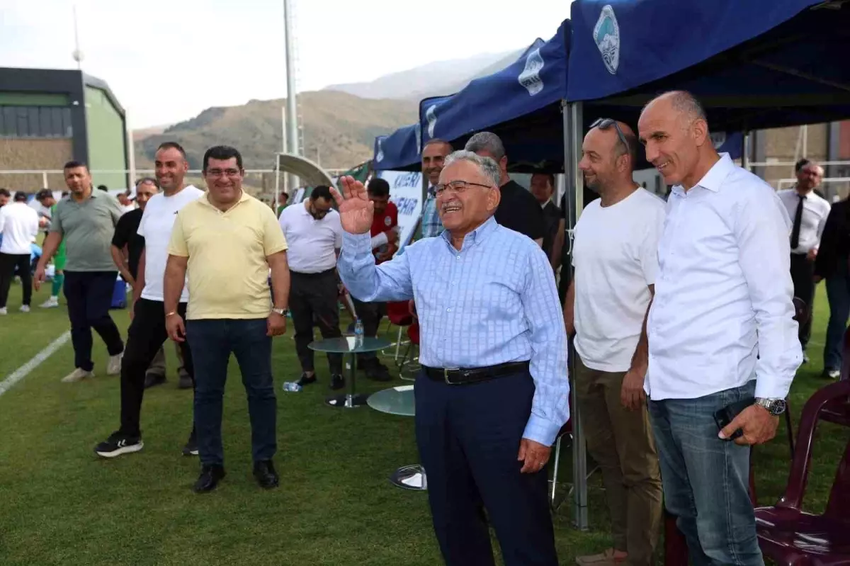 Başkan Büyükkılıç, Erciyes Yüksek İrtifa Kamp Merkezi'ni Ziyaret Etti