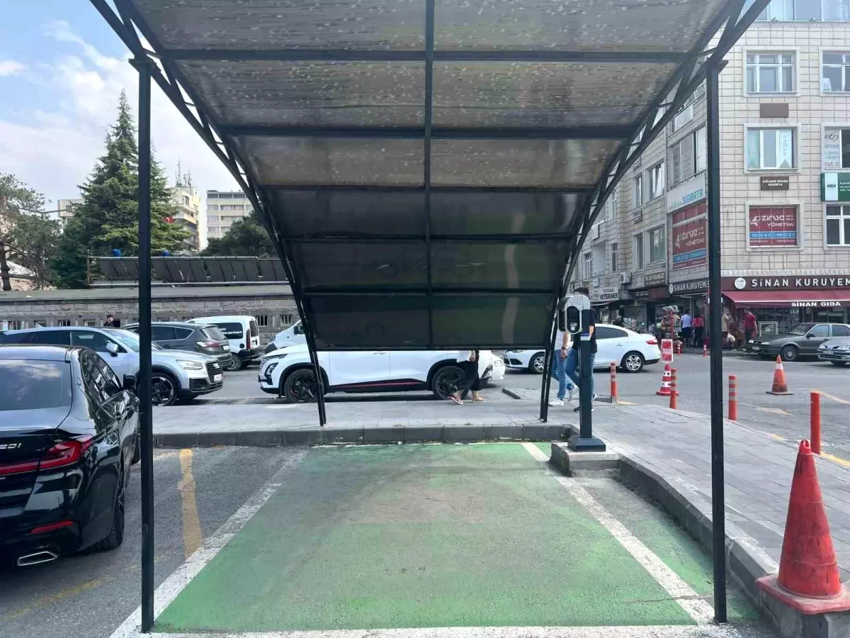 Kayseri'de Elektrikli Araçlar için Yeni Şarj İstasyonları Hizmete Girdi