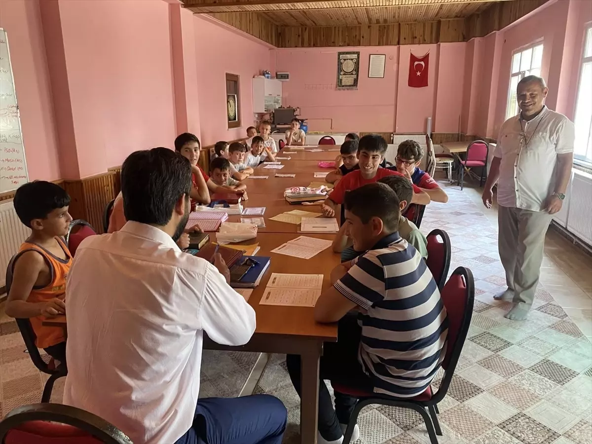 Kur'an Kursu Öğrencilerine Bağımlılık Eğitimi
