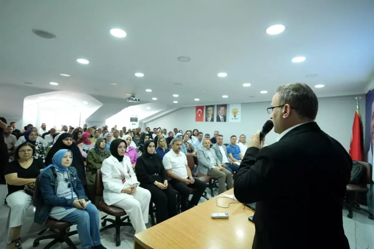 AK Parti'den Silivri'de Sosyal Medya Eğitimi