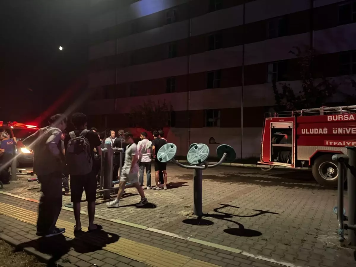 Bursa'da Öğrenci Yurdunda Yangın