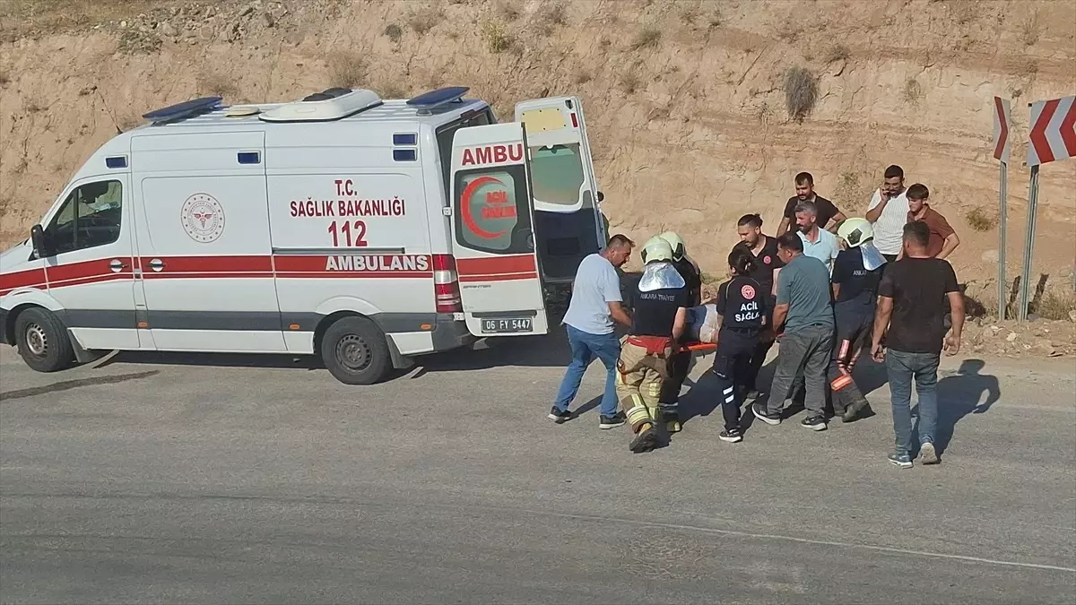 Beypazarı'nda Kamyon Devrildi: 1 Yaralı