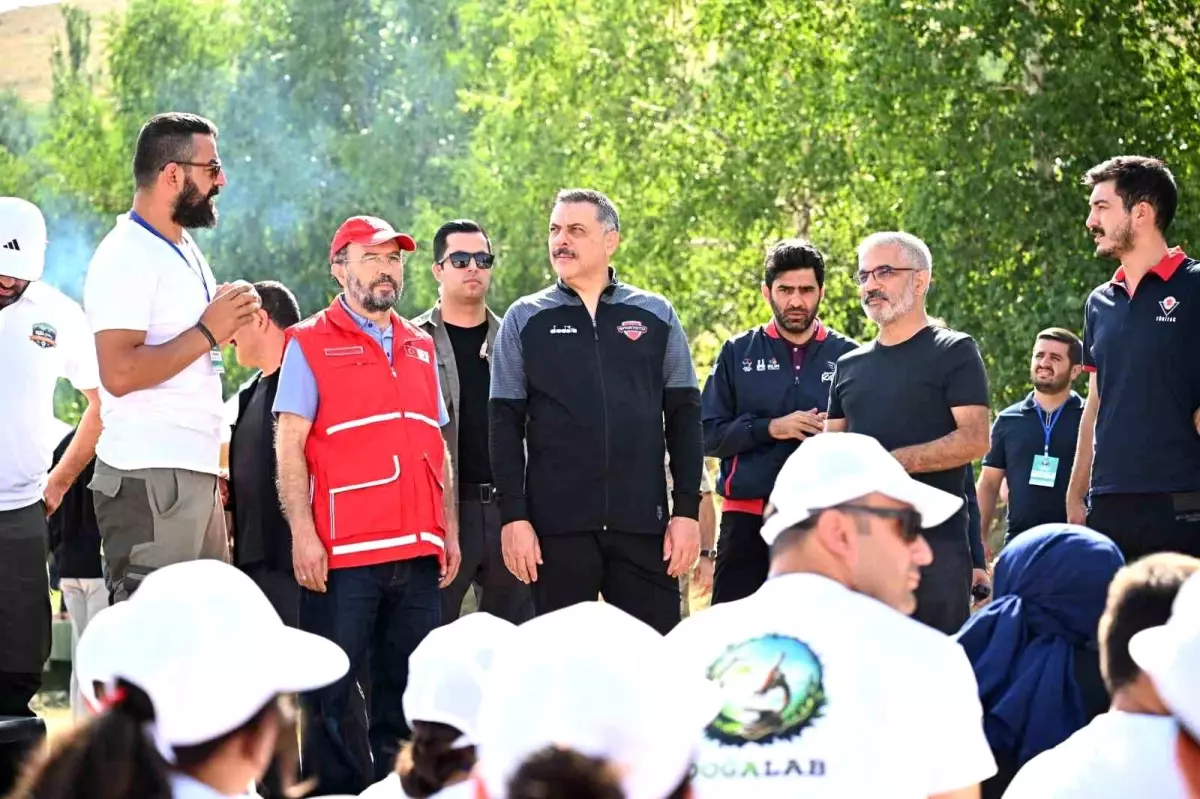 Genç Kızılay Kampı Erzurum'da Başladı