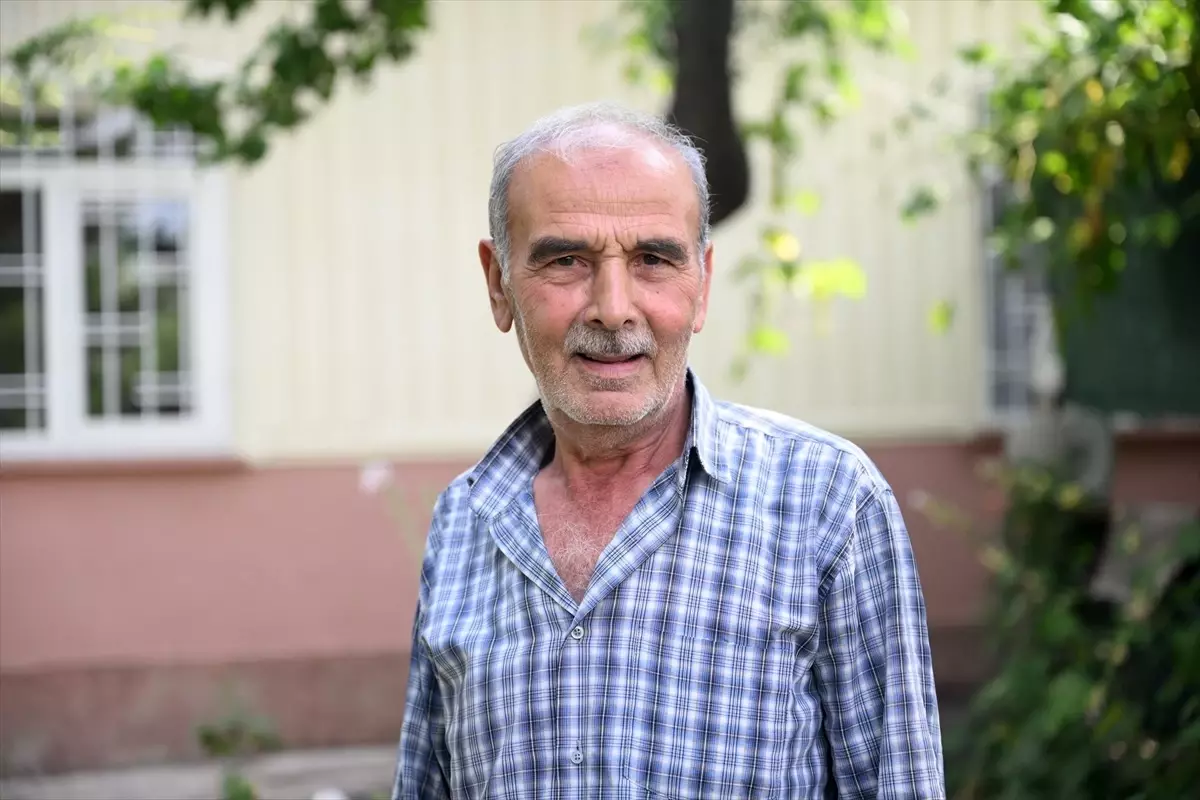 Roket Prototipi Çatıya Düştü