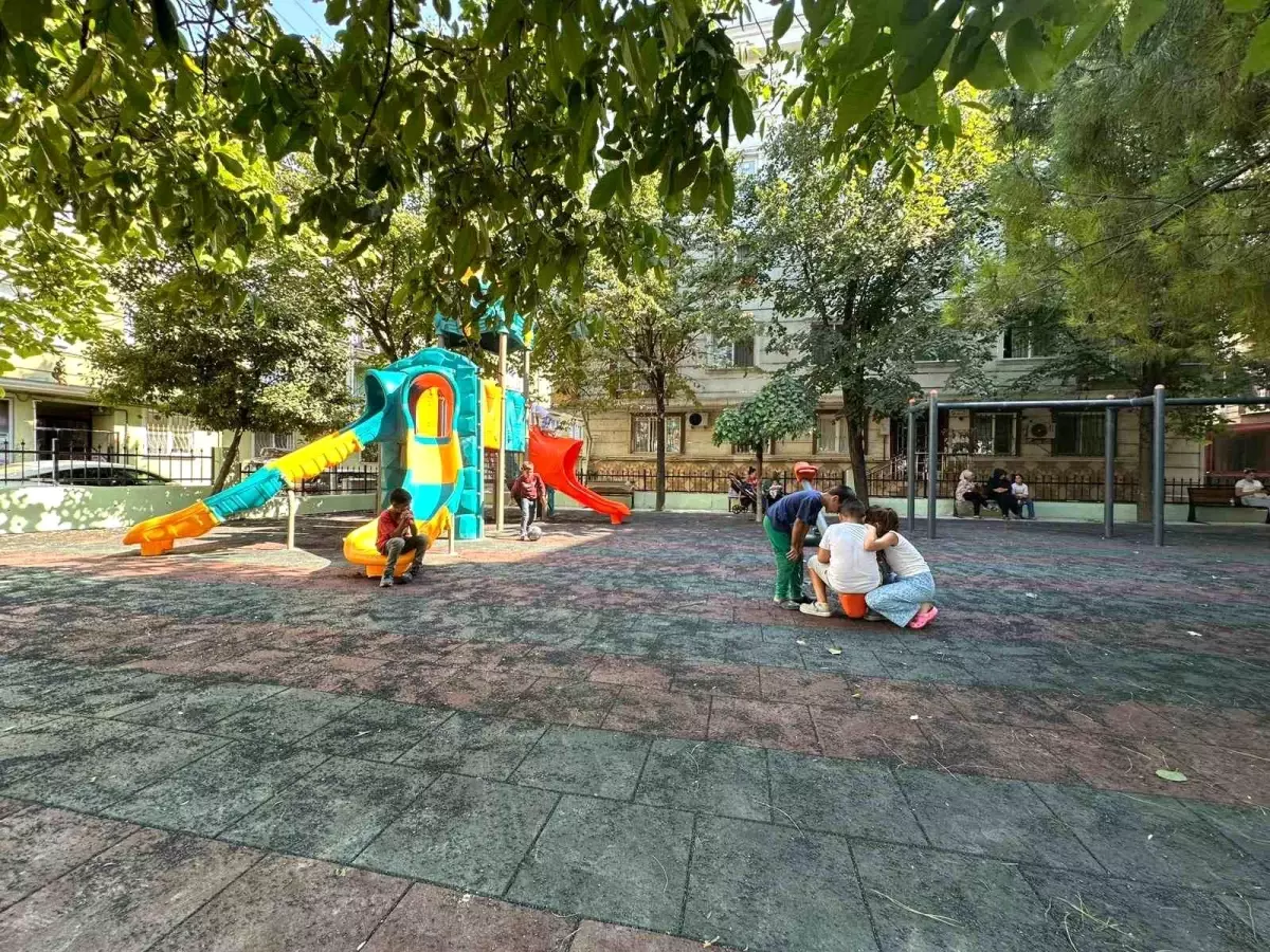 Sümbül Sokak Parkı Yenilendi