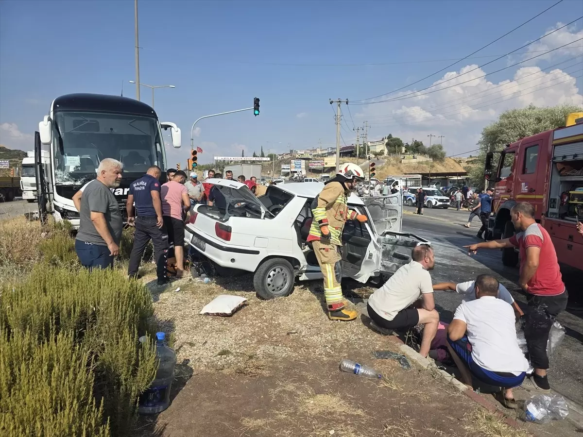 Kula'da Trafik Kazası: Öztürk Çifti Toprağa Verildi