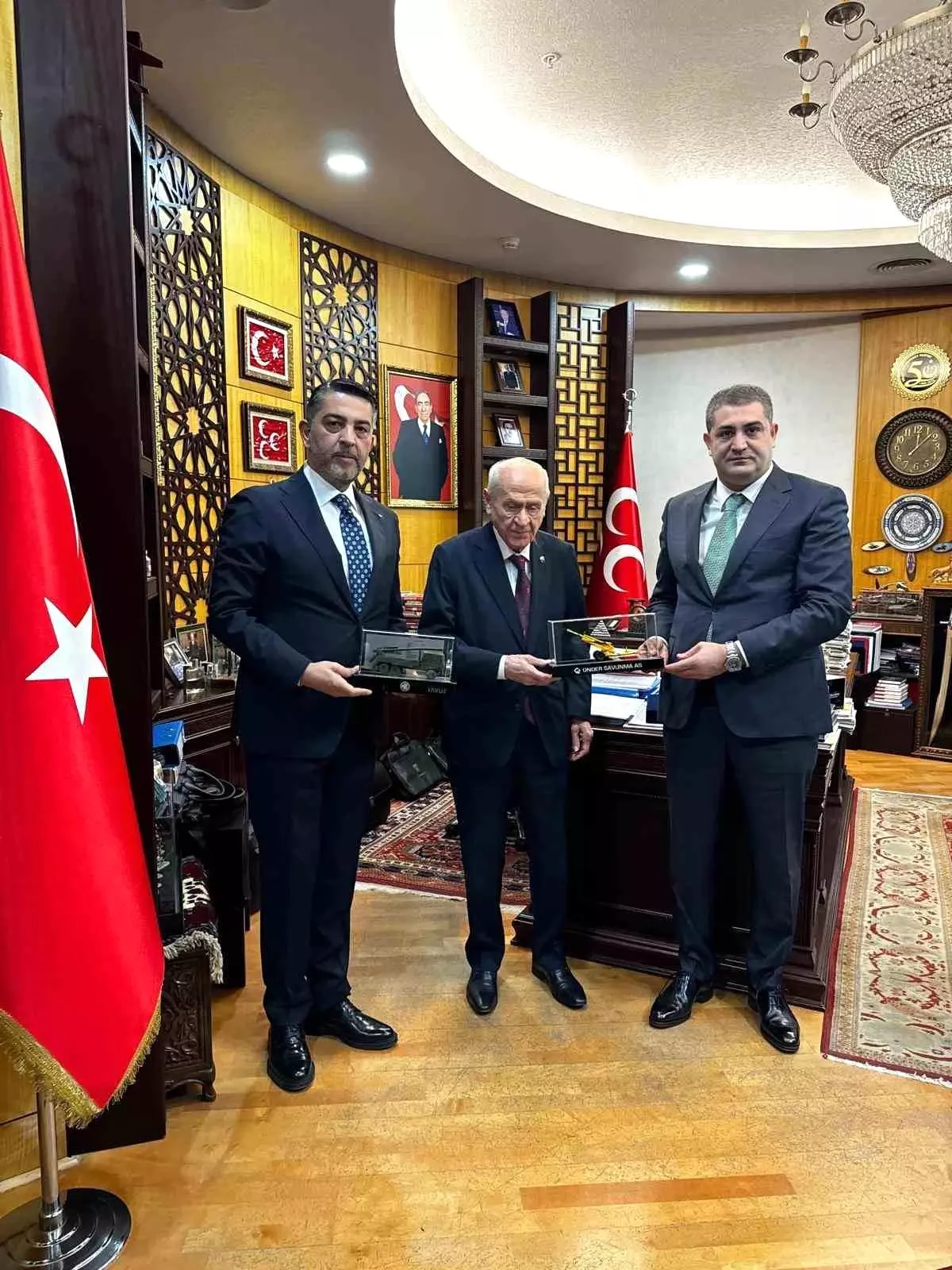 Gökbörü Hava Savunma Sistemleri Bahçeli'ye Tanıtıldı