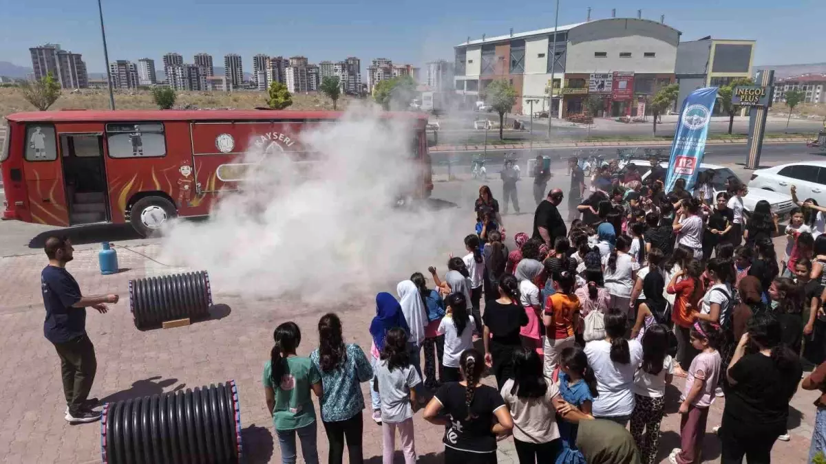 Kayseri'de Gençlere Afet ve Yangın Güvenlik Eğitimi Verildi