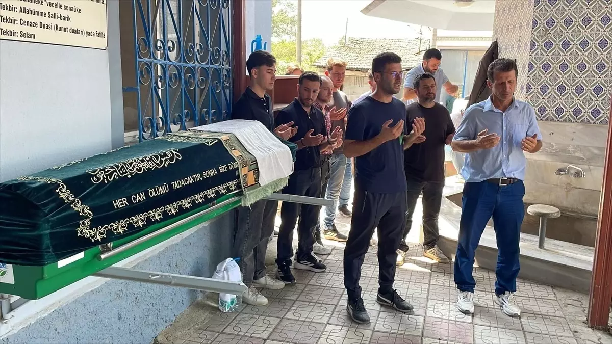 Genç Öğrenci Trafik Kazasında Hayatını Kaybetti