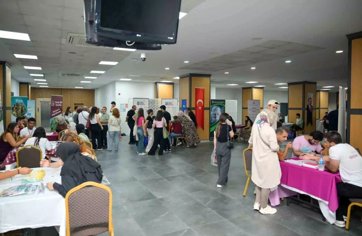 Esenyurt'ta Üniversite Tercih ve Tanıtım Fuarı düzenlendi