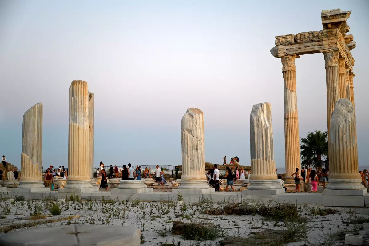 Antalya'da Turizm Rekoru: 105 Bin Ziyaretçi