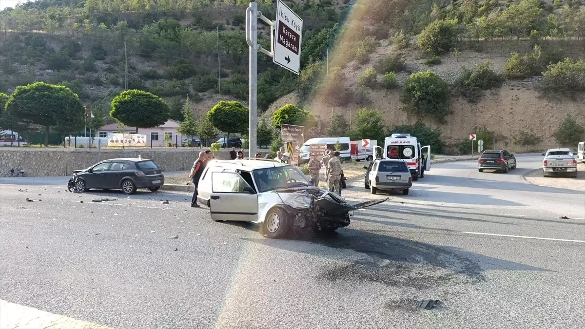 Gümüşhane'de Zincirleme Kaza: 7 Yaralı