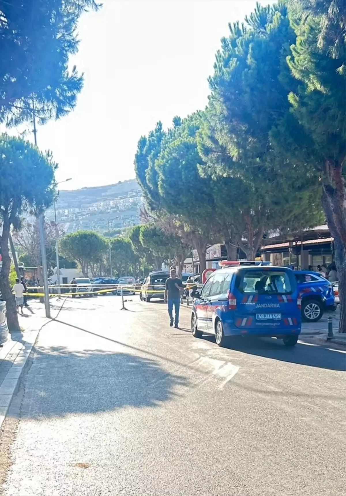 Bodrum'da yol verme meselesi yüzünden çıkan silahlı kavgada 3 kişi yaralandı