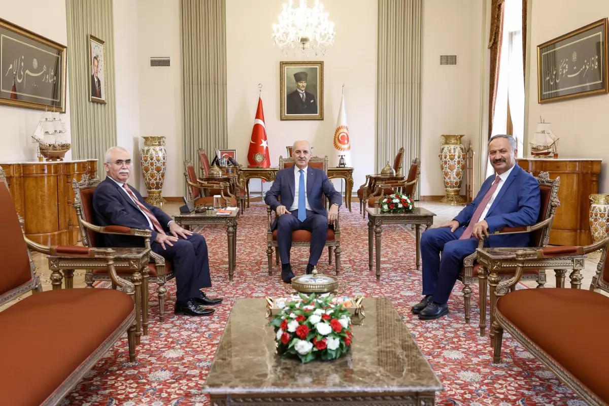 Kurtulmuş, Özkaya'yı Kabul Etti
