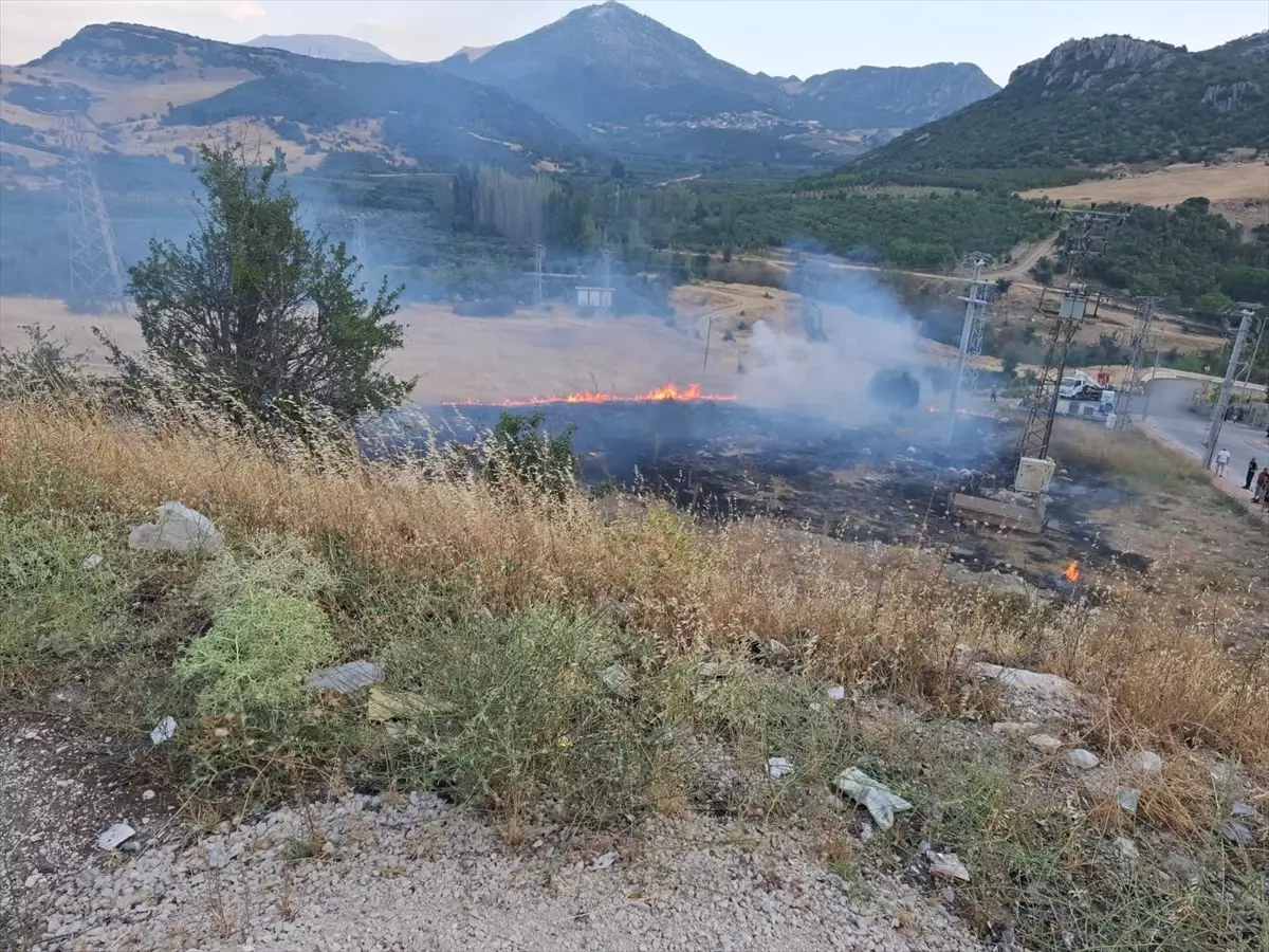 Eğirdir'de Boş Arazide Yangın