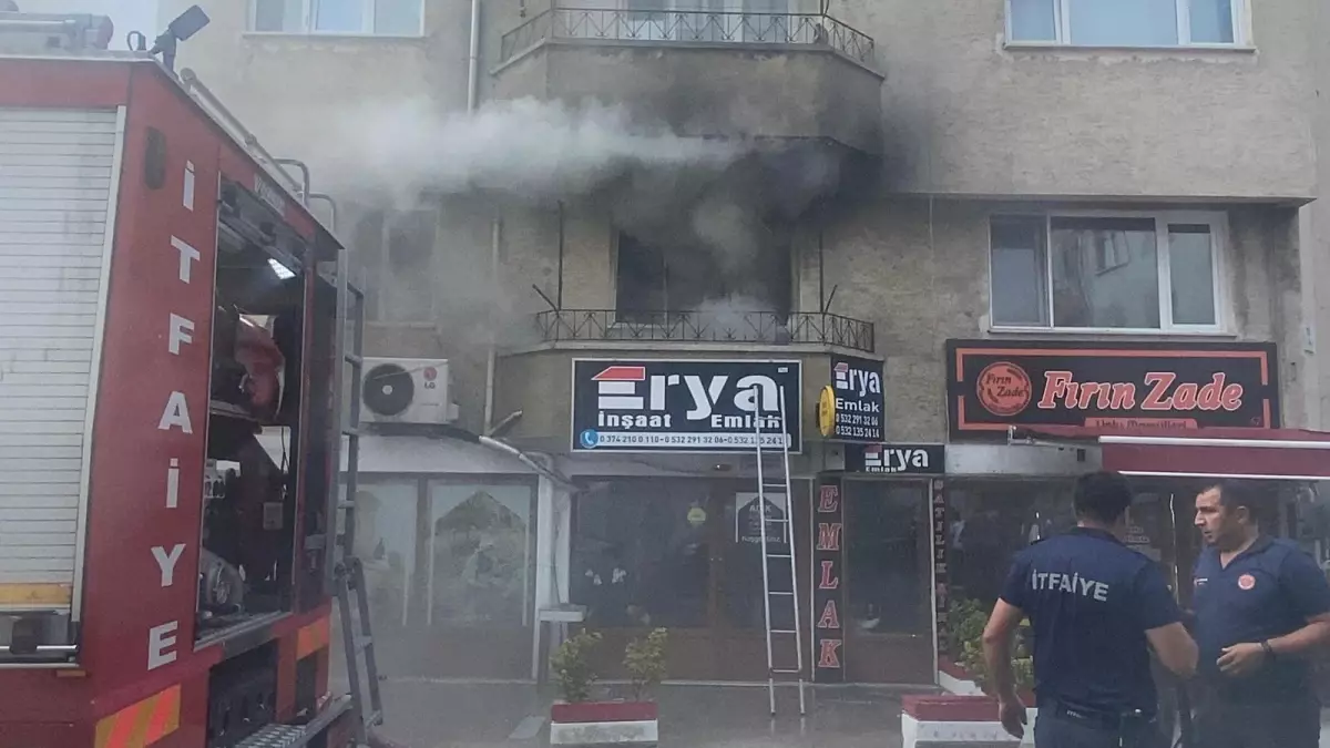 Bolu'da Apartman Yangını: 2 Kişi Kurtarıldı