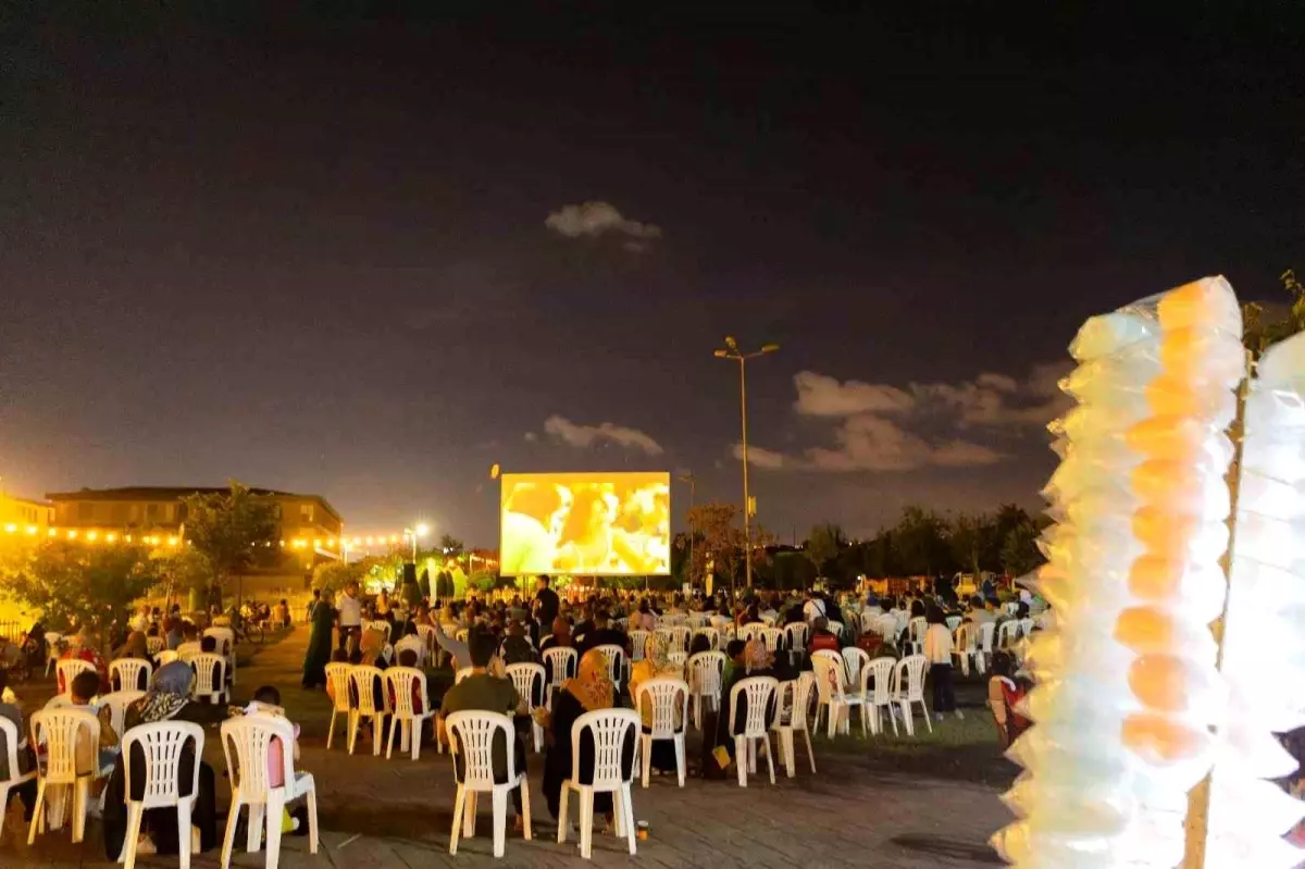 Kartepe'de Açık Hava Sinema Keyfi: Kardeş Takımı 2