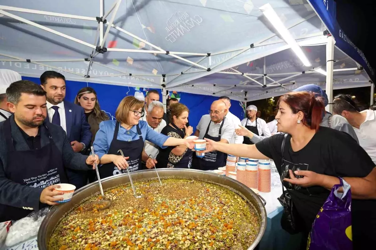 Gaziantep'te 9. Hemşehri Dernekleri Festivali Coşkuyla Gerçekleşti