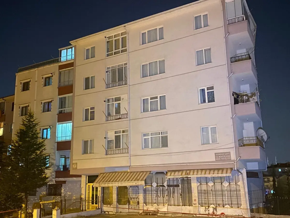 Sincan'da Yıkılma Riski: Apartman Tahliye Edildi