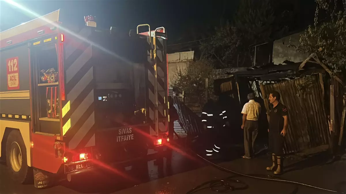 Sivas'ta Garajda Yangın Çıktı