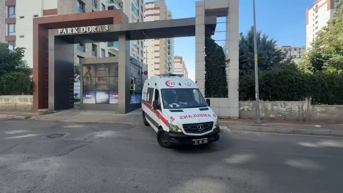 Diyarbakır'da Kapıcı Elektrik Akımına Kapıldı