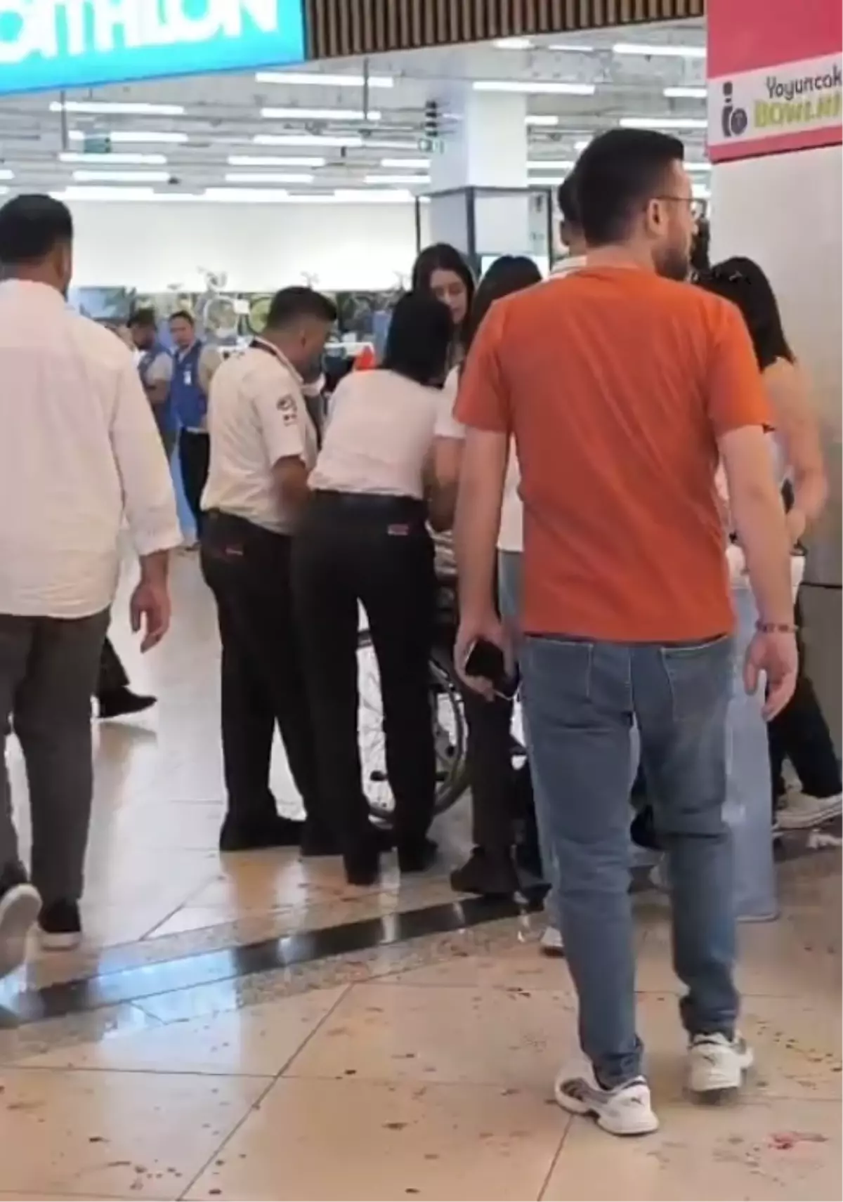 Ankara AVM'sinde Bıçaklı Kavga: İki Yaralı