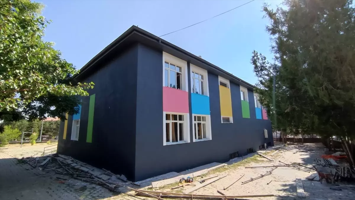 Cumhuriyet İlkokulu Yenilendi