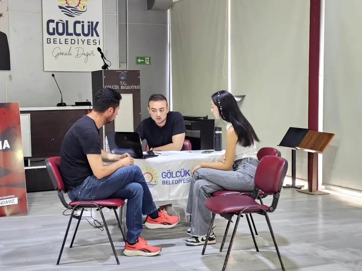 Gölcük Belediyesi Ücretsiz Tercih Danışmanlık Merkezi Açıldı